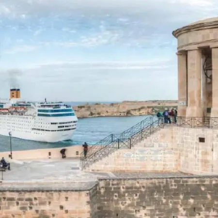 Bidni Stunning 3 Bedroom In Marsaskala * マルサスカーラ